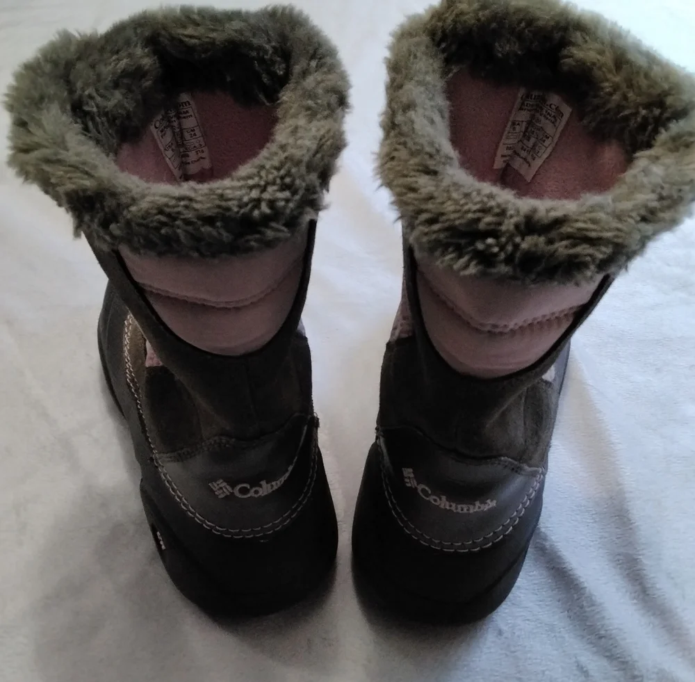 Columbia Shearling Rope Tow Winter/Rain/Snow Boot   Size 6